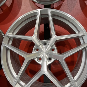 Kuva tuotteesta Stance M650 Silver Brushed