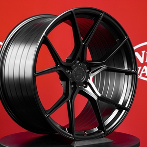 Kuva tuotteesta R-Series R13