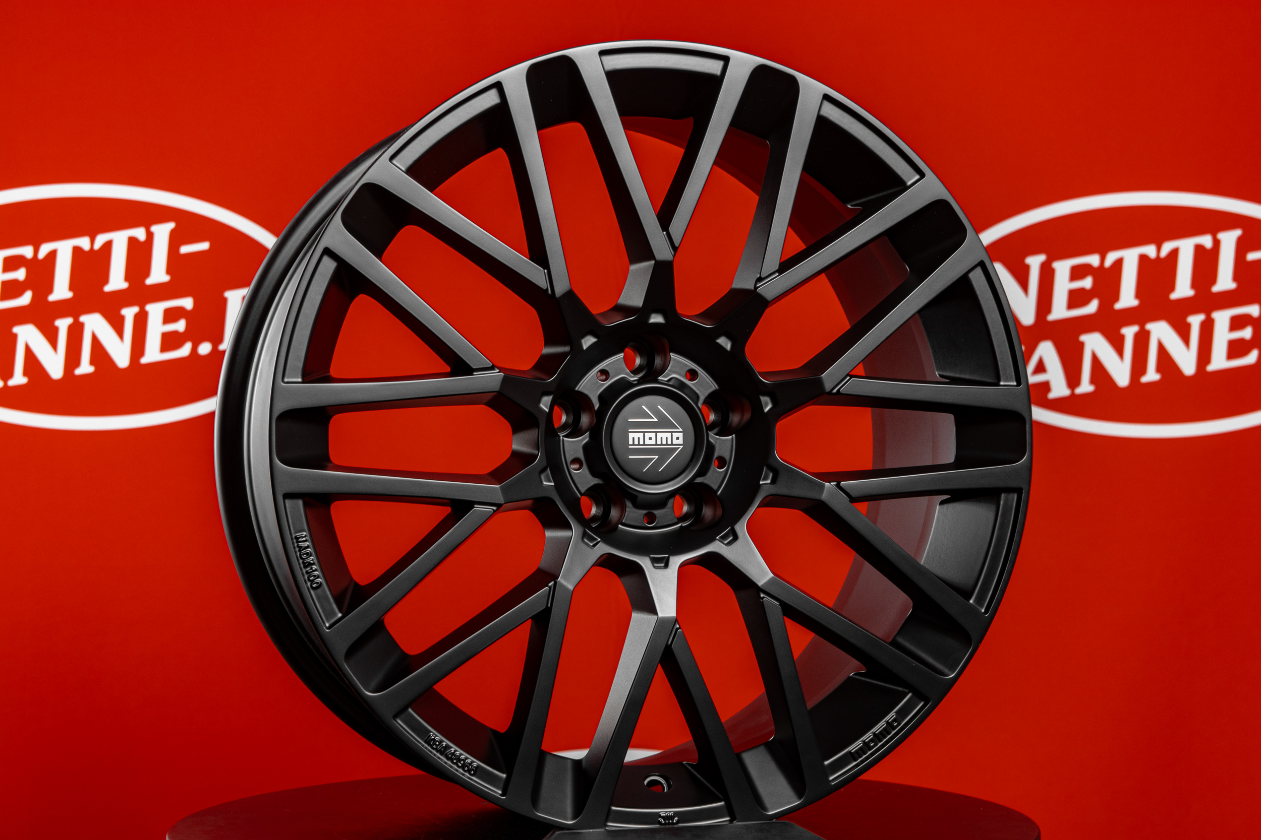 MOMO REVENGE MATT BLACK Alumiinivanteet 8.5x19" 5x108 ET45 Ø72.3 ...