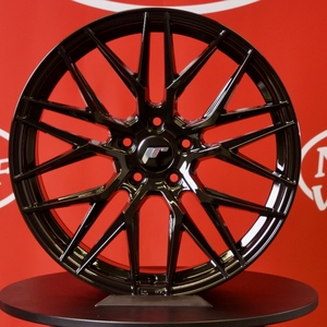 Kuva tuotteesta Japan Racing Jr28 Gloss Black