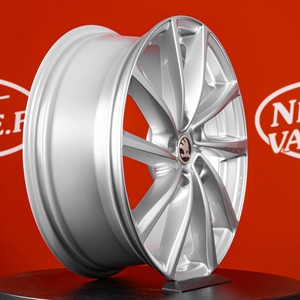 Kuva tuotteesta Borbet V Crystal Silver