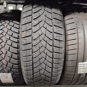 Kuva tuotteesta Goodyear Ultragrip Performance Gen-1
