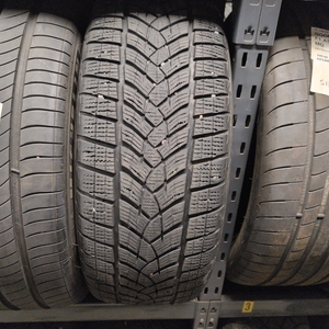 Kuva tuotteesta Goodyear Ultragrip Performance Gen-1