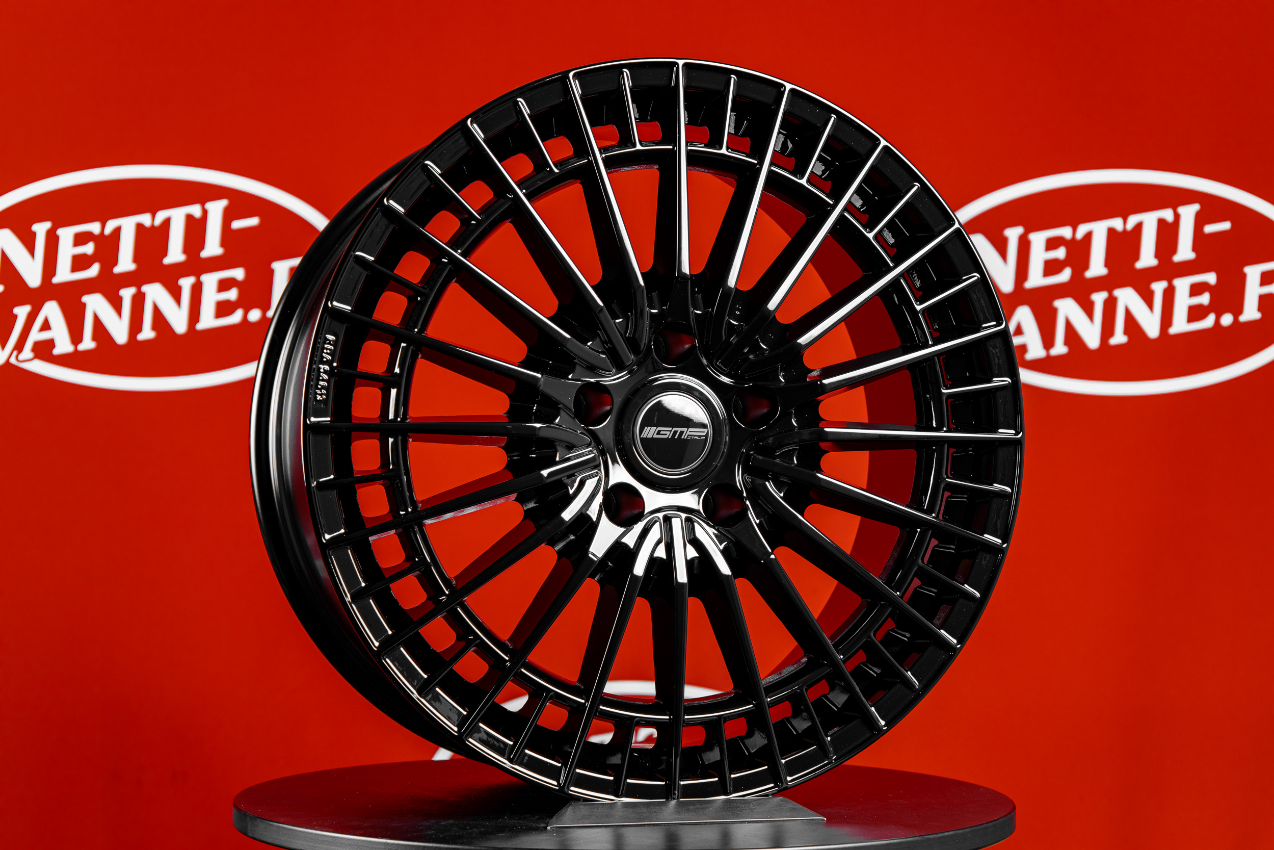 Jante GMP Qstar 8x19 ET45 5/112 CB 66,6 Long Bolt 16 Glossy Black - QSTR80194526931I