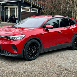 Kuva tuotteesta Momo Revenge Matt Black