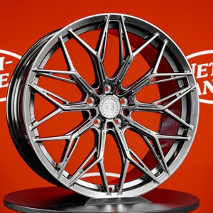 Kuva tuotteesta R-Series R18 Hyper Black