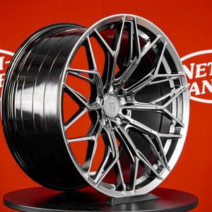 Kuva tuotteesta R-Series R18 Hyper Black