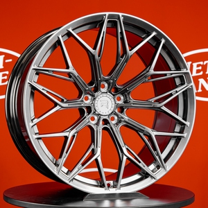 Kuva tuotteesta R-Series R18 Hyper Black