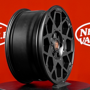 Kuva tuotteesta Momo Heavy Duty Black