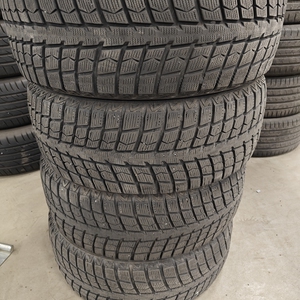 Kuva tuotteesta Ling Long Greenmax Winter Ice I-15 Suv
