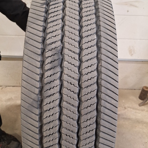 Kuva tuotteesta Käytetty Kuorma-Auton Rengas