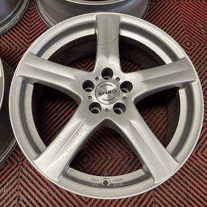 Kuva tuotteesta Enzo Ei Tiedossa