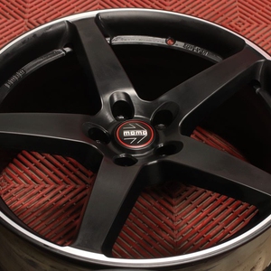Kuva tuotteesta Momo Five Satin Black Polished