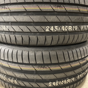 Kuva tuotteesta Kumho Ecsta Ps71