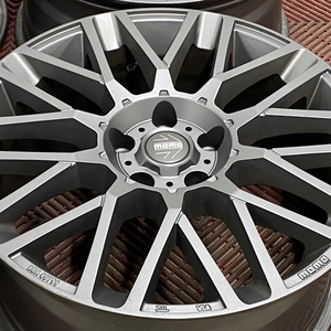 Kuva tuotteesta Momo Revenge Matt Anthracite