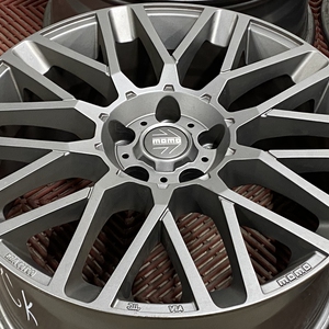 Kuva tuotteesta Momo Revenge Matt Anthracite