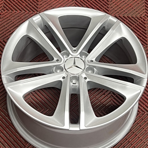 Kuva tuotteesta Alkuperäinen Mercedes Benz Cls