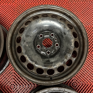 Kuva tuotteesta Peltivanteet+kapselit Vw Golf Caddy Ym.