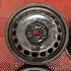 Kuva tuotteesta Peltivanteet+kapselit Vw Golf Caddy Ym.