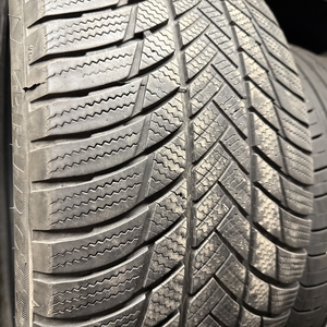 Kuva tuotteesta Bridgestone Blizzak Lm001 Rft