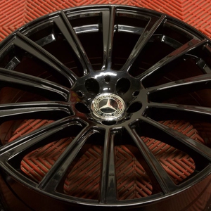 Kuva tuotteesta Avus Ac-M07 Gloss Black