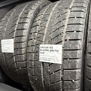 Kuva tuotteesta Sailun Ice Blazer Arctic Evo