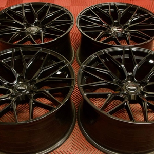 Kuva tuotteesta Venue Vs10 Gloss Black