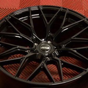 Kuva tuotteesta Venue Vs10 Gloss Black