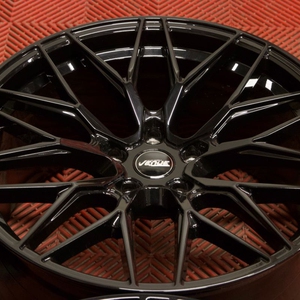 Kuva tuotteesta Venue Vs10 Gloss Black