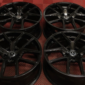 Kuva tuotteesta Momo Rf-01 Stardust Glossy Black