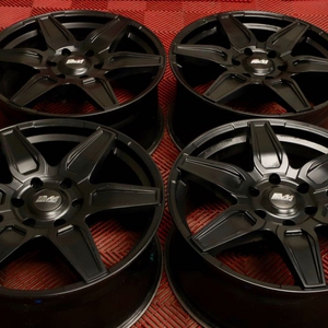 Kuva tuotteesta Bm Macho Satin Black