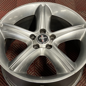 Kuva tuotteesta Alkuperäinen Mustang