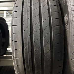 Kuva tuotteesta Goodyear Efficientgrip Performance 2