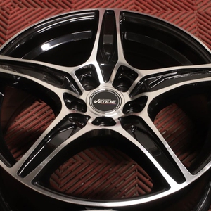Kuva tuotteesta Venue Vl5 Black Polish