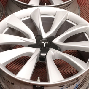 Kuva tuotteesta Alkuperäinen Tesla