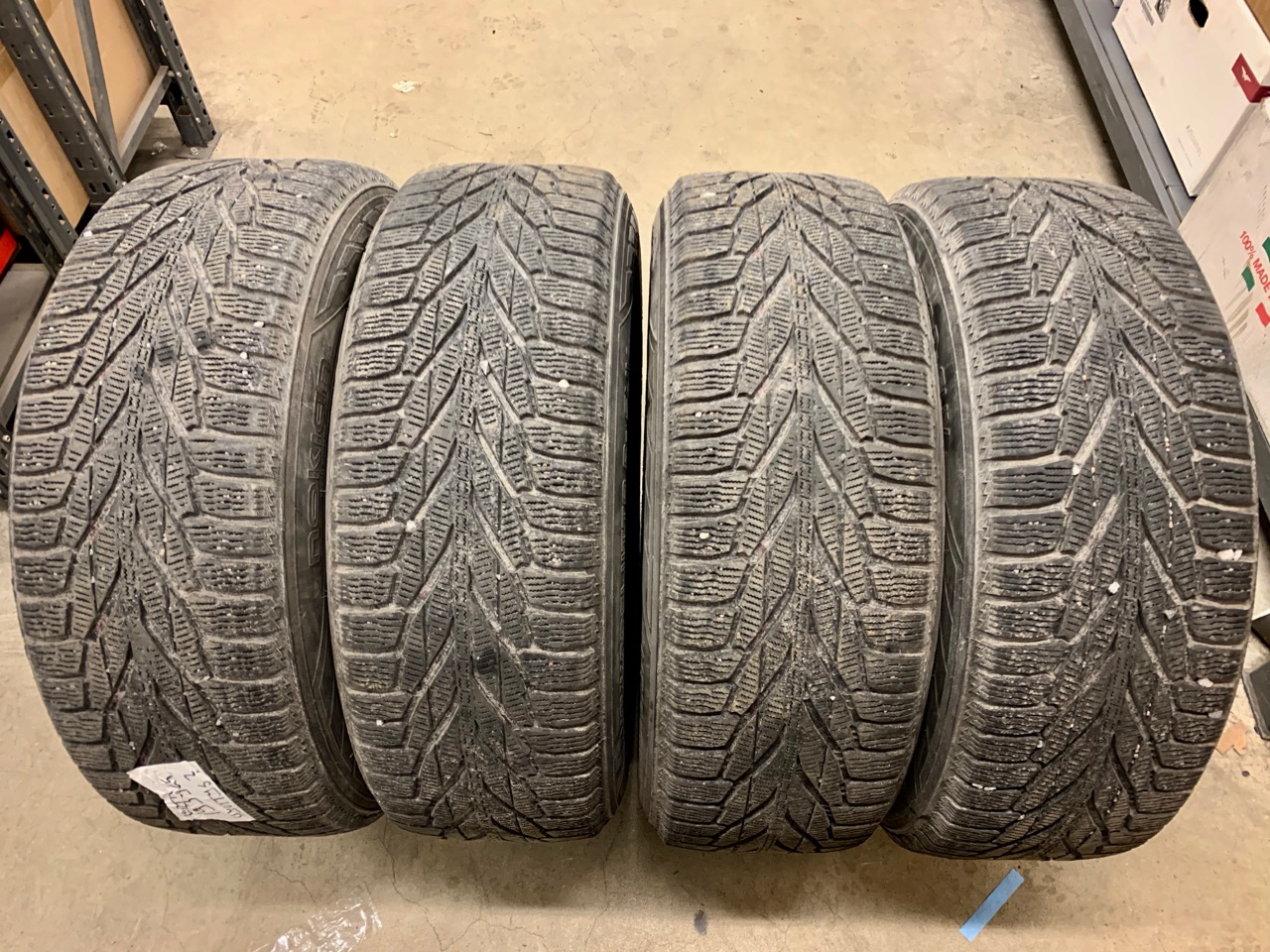 Nokian Hakkapeliitta R2 >> NOKIAN HAKKAPELIITTA R2 SUV Kitkarenkaat 235/65-17 108R ... Nokian Hakkapeliitta R2 >> NOKIAN HAKKAPELIITTA R2 SUV Kitkarenkaat 235/65-17 108R ...