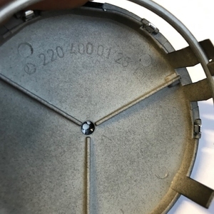 Kuva tuotteesta Alkuperäinen Mercedes Benz Musta Keskimerkki