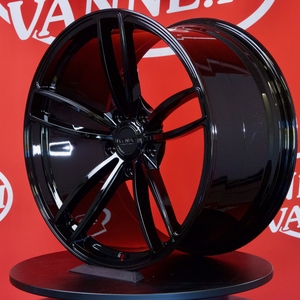 Kuva tuotteesta Venue Forged Black